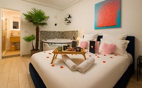 L'Escale Balneo'Romantique - Loveroom - Jacuzzi & Petit Dejeuner