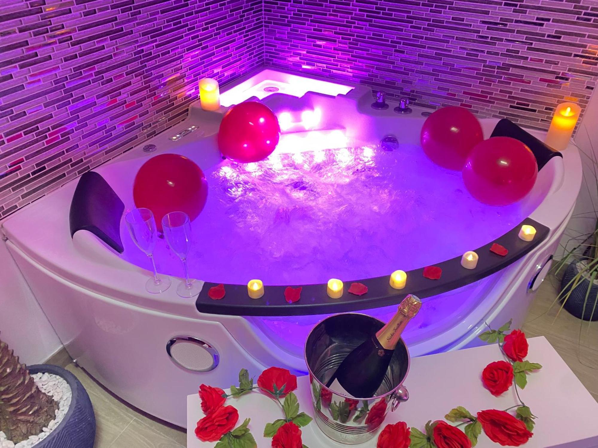 L'Escale Balneo'Romantique - Loveroom - Jacuzzi & Petit Dejeuner Villiers-sur-Marne Extérieur photo