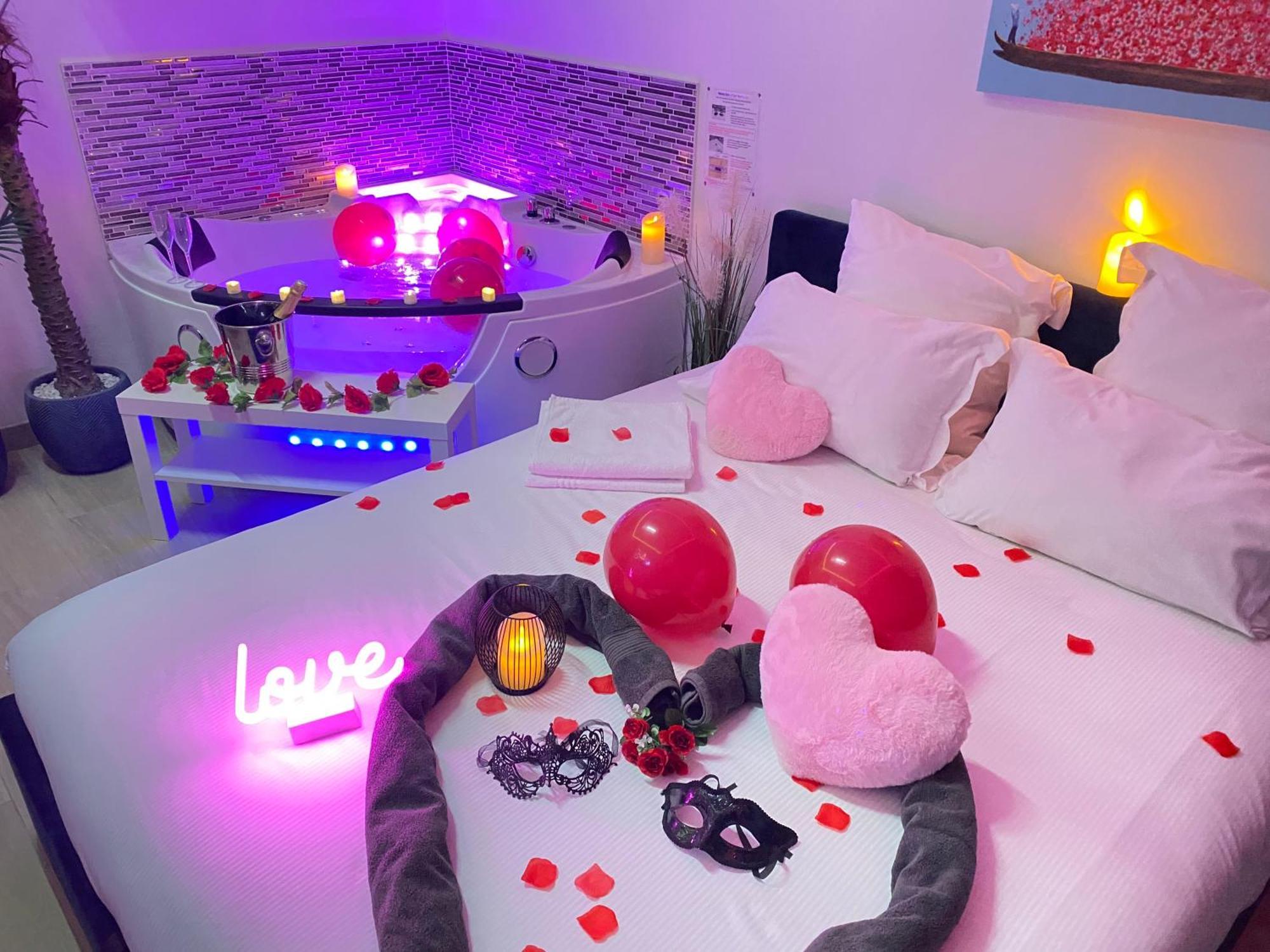 L'Escale Balneo'Romantique - Loveroom - Jacuzzi & Petit Dejeuner Villiers-sur-Marne Extérieur photo